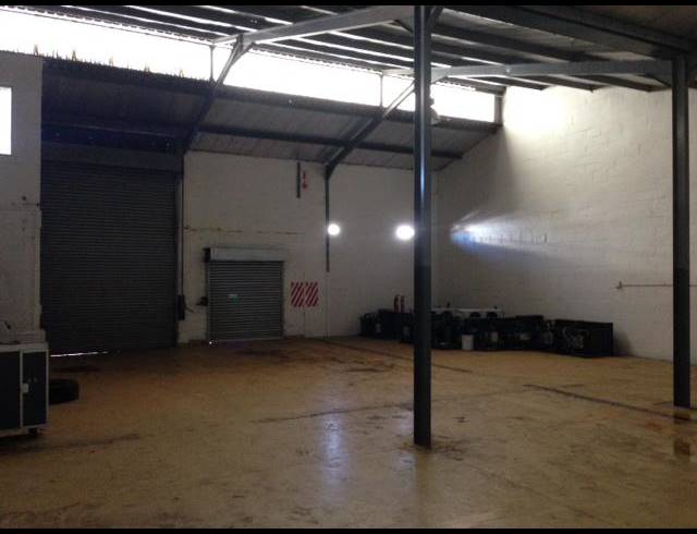 1,300M² WAREHOUSE TO LET IN AIRPORT INDUSTRIA